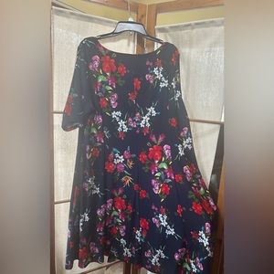 🦋Roz & Ali floral dress